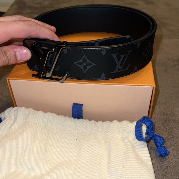 Two sided Louis Vuitton belt - Picture 2 of 3